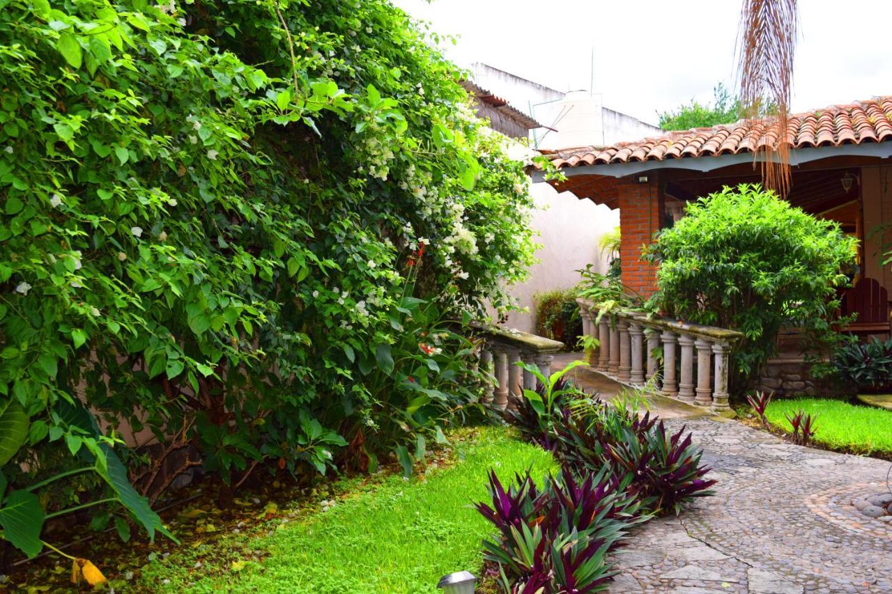 Hotel El mesón de doña Josefina San Gabriel  Exterior foto